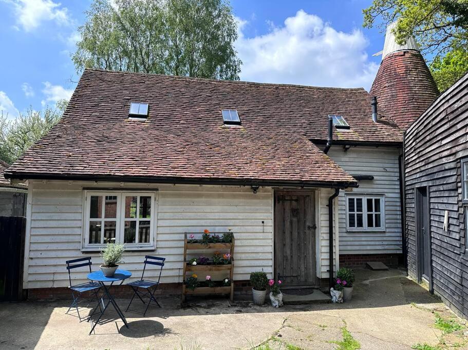 Beautiful 2 Bed Oast - 15 Acre Farm - Tunbridge Wells Villa Exterior photo