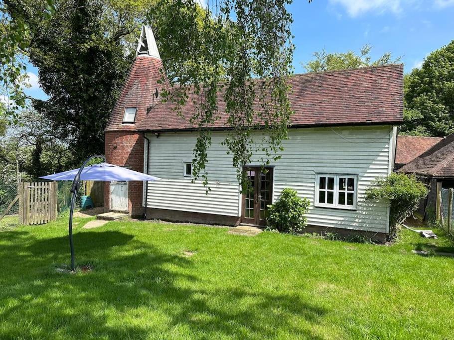 Beautiful 2 Bed Oast - 15 Acre Farm - Tunbridge Wells Villa Exterior photo